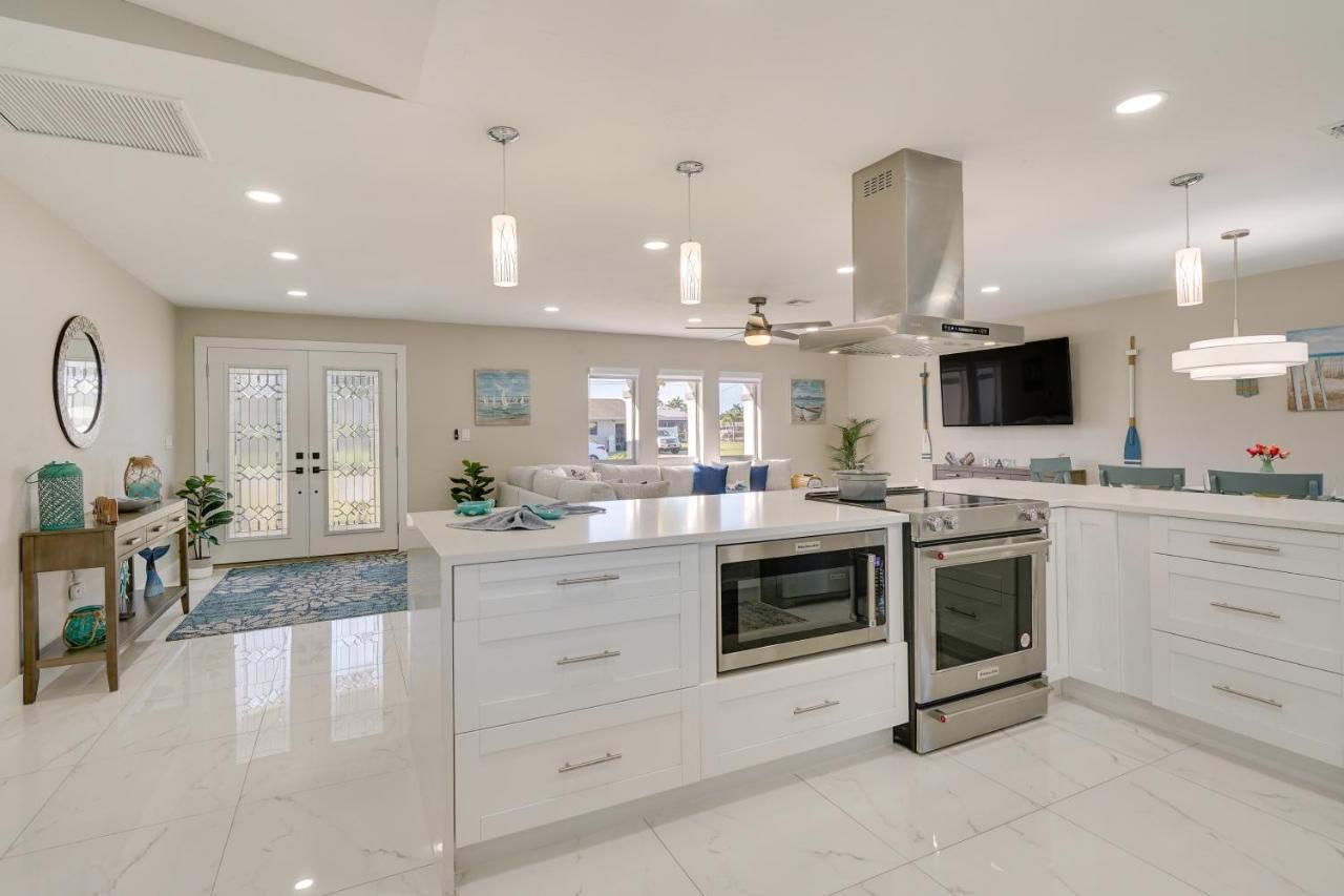 Waterfront Cape Coral Home With Private Pool! Bagian luar foto